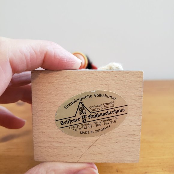 Firefighter nutcracker - Picture 3 of 7